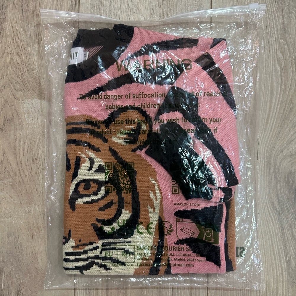 ✨NWT✨ Oxknit Pink Tiger Short Sleeve Sweater - Picture 2 of 5
